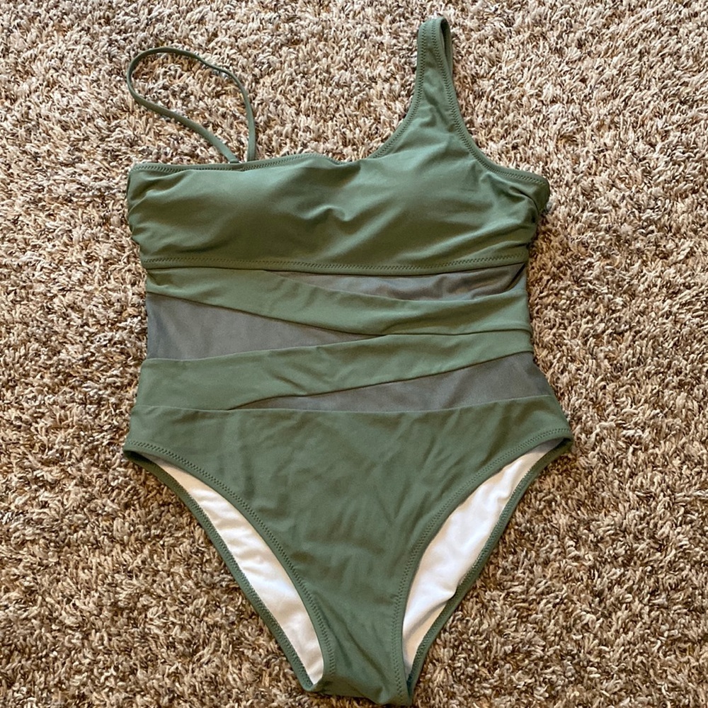 One Piece Swim